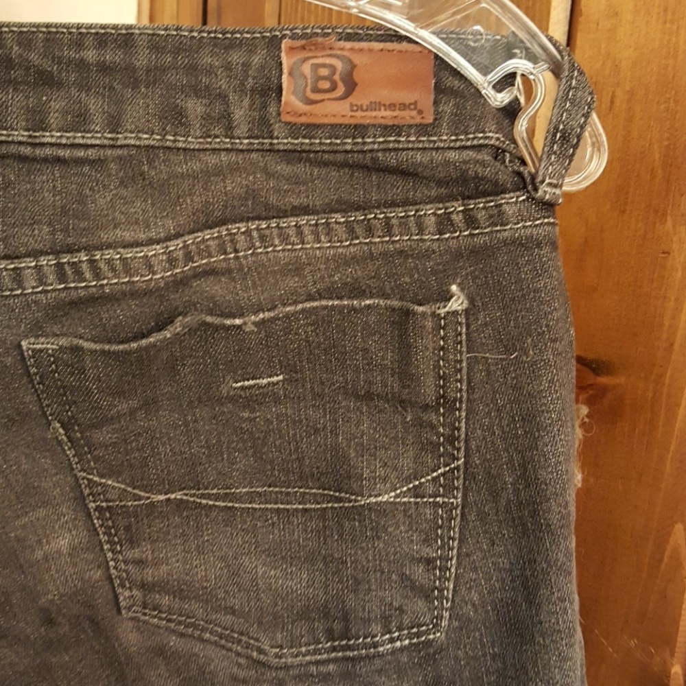 Bullhead Cropped Jeans - Picture 3 of 5
